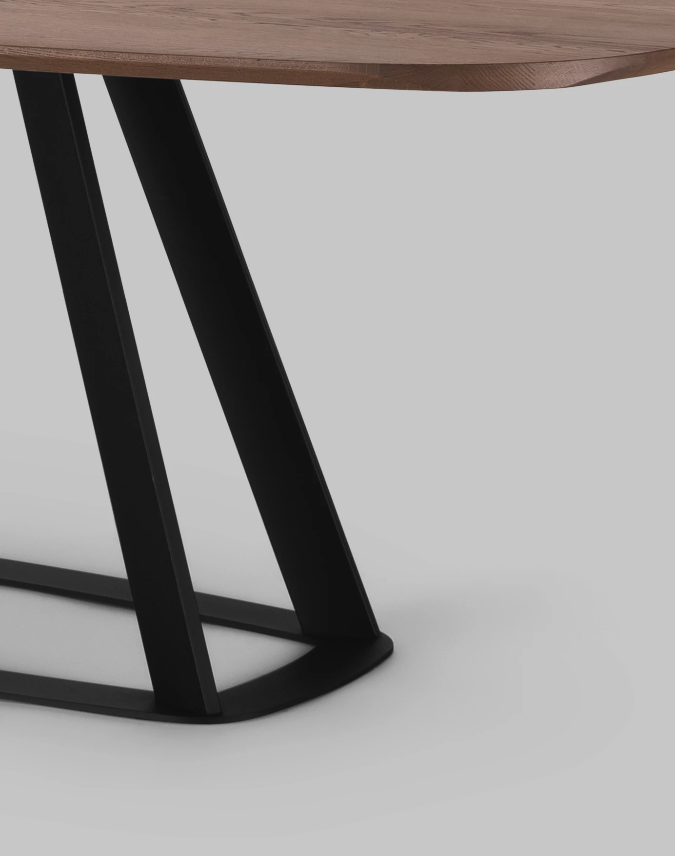 Harvink eettafel Fier Deens ovaal blad eiken smoke gebeitst afgewerkt met matte lak