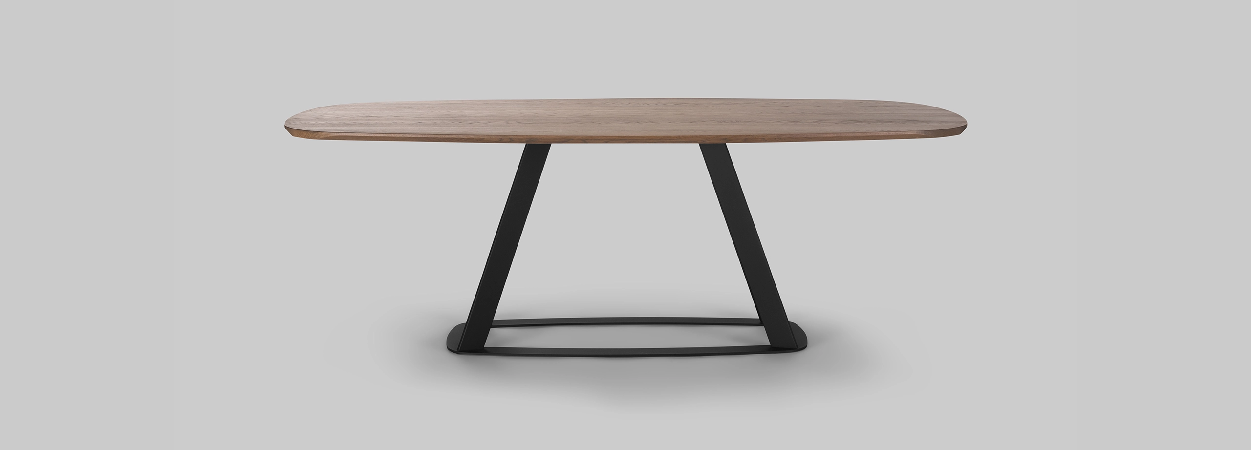 Harvink eettafel Fier Deens ovaal blad eiken smoke gebeitst afgewerkt met matte lak