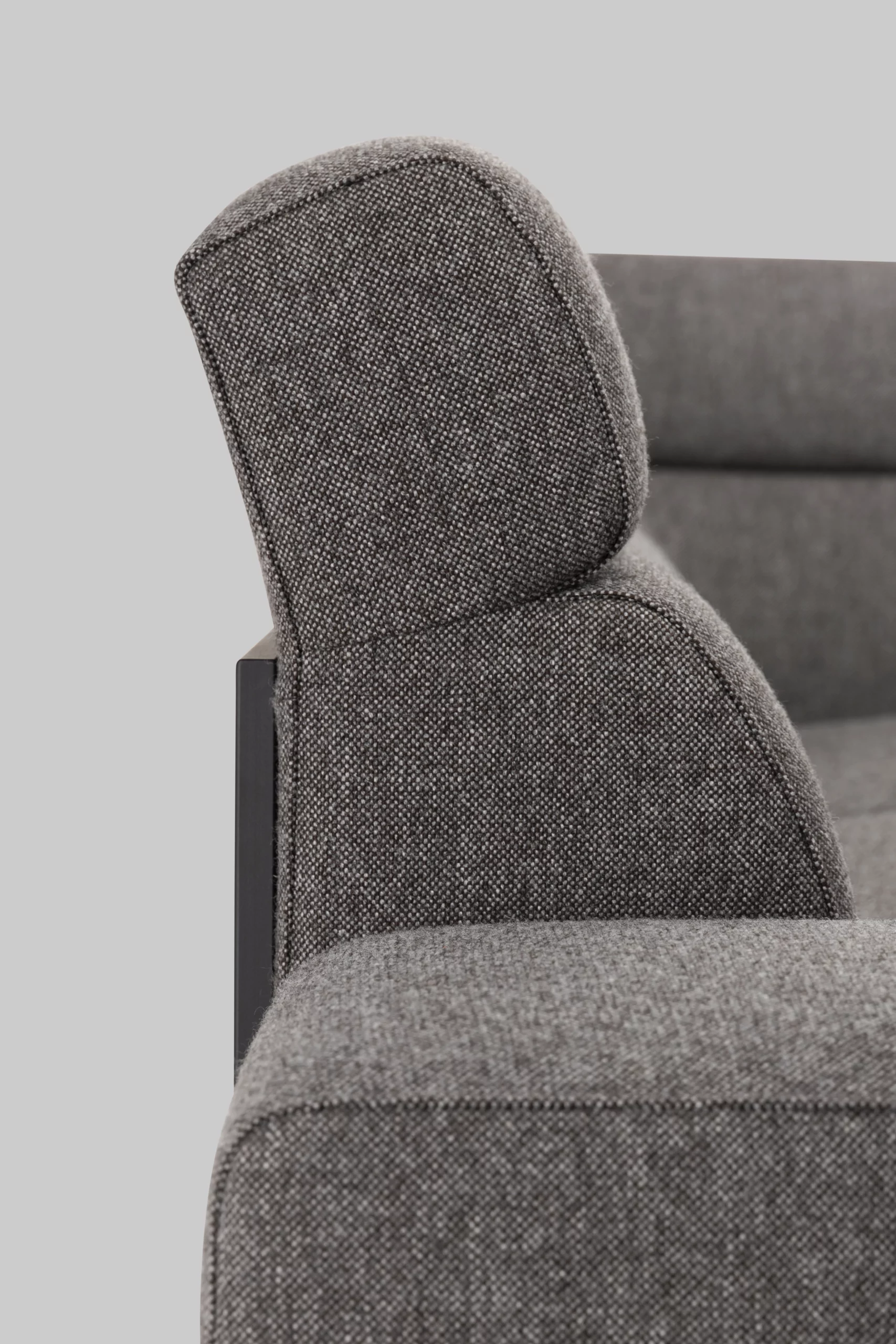 Harvink hoekbank Forum Hallingdal donkerbruin grijs met zwart fijnstructuur frame