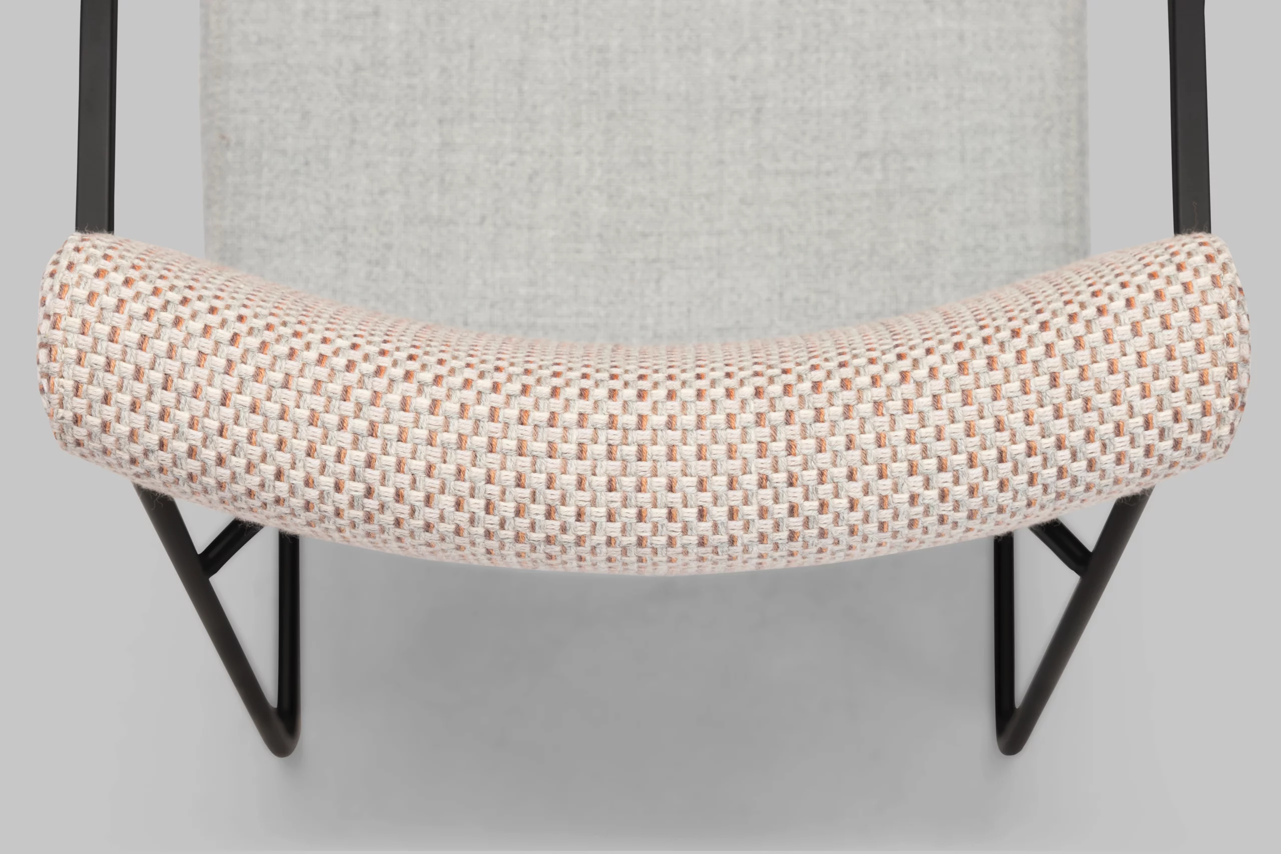 Harvink stoel Duck in stof combinatie Panama plus en ploegwool met frame zwart fijnstructuur