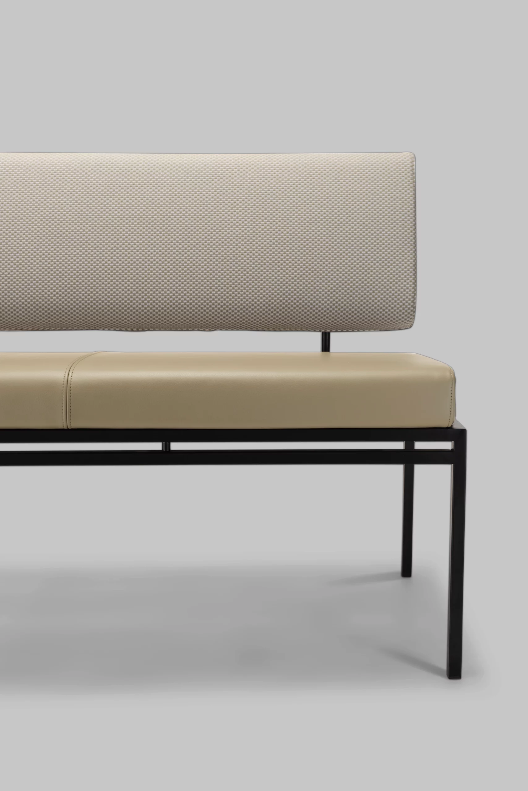 Harvink eetbank Troef in combinatie stof Grape groen beige en leer 1616 sage groen beige met frame zwart