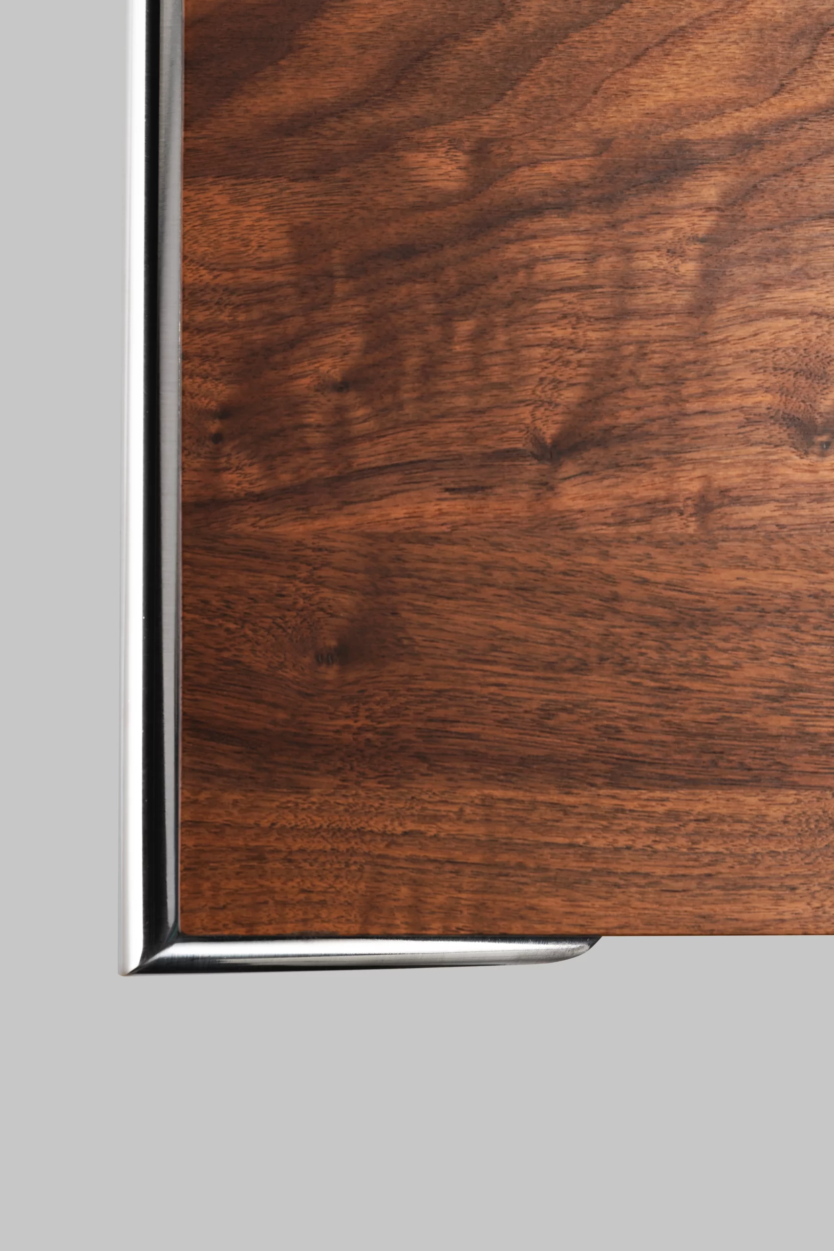 Harvink salontafel de Zotte Amerikaans noten olie met frame geschuurd chroom