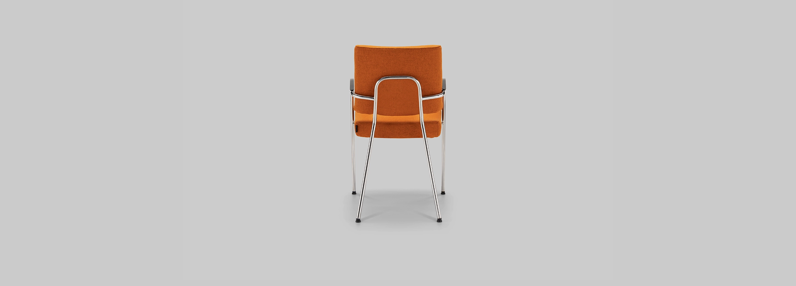 Harvink stoel Fay in stof Tonica oranje met frame geschuurd chroom