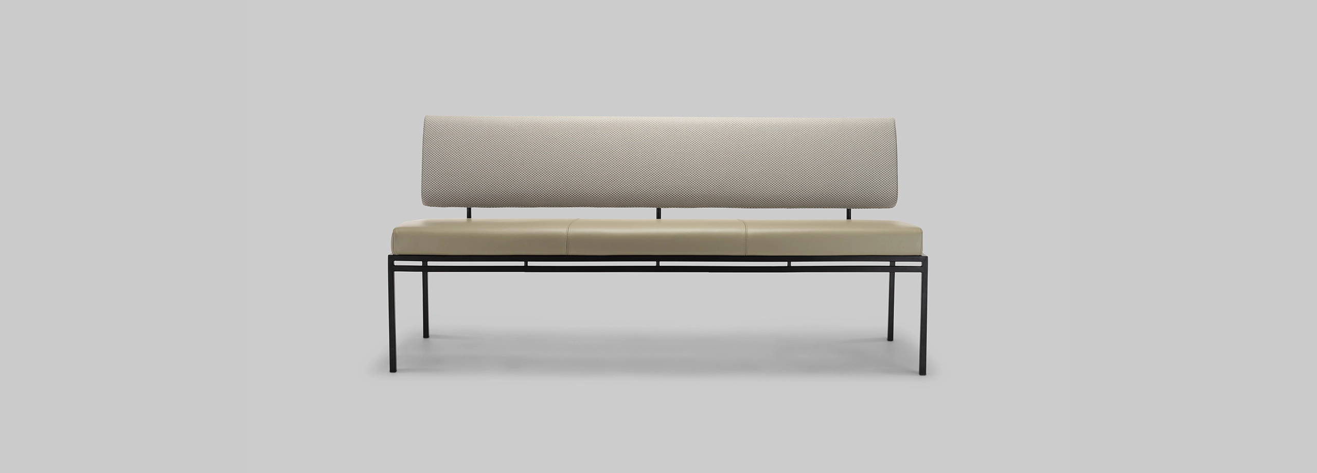 Harvink eetbank Troef in combinatie stof Grape (uitlopend) groen beige en leer 1616 sage groen beige met frame zwart