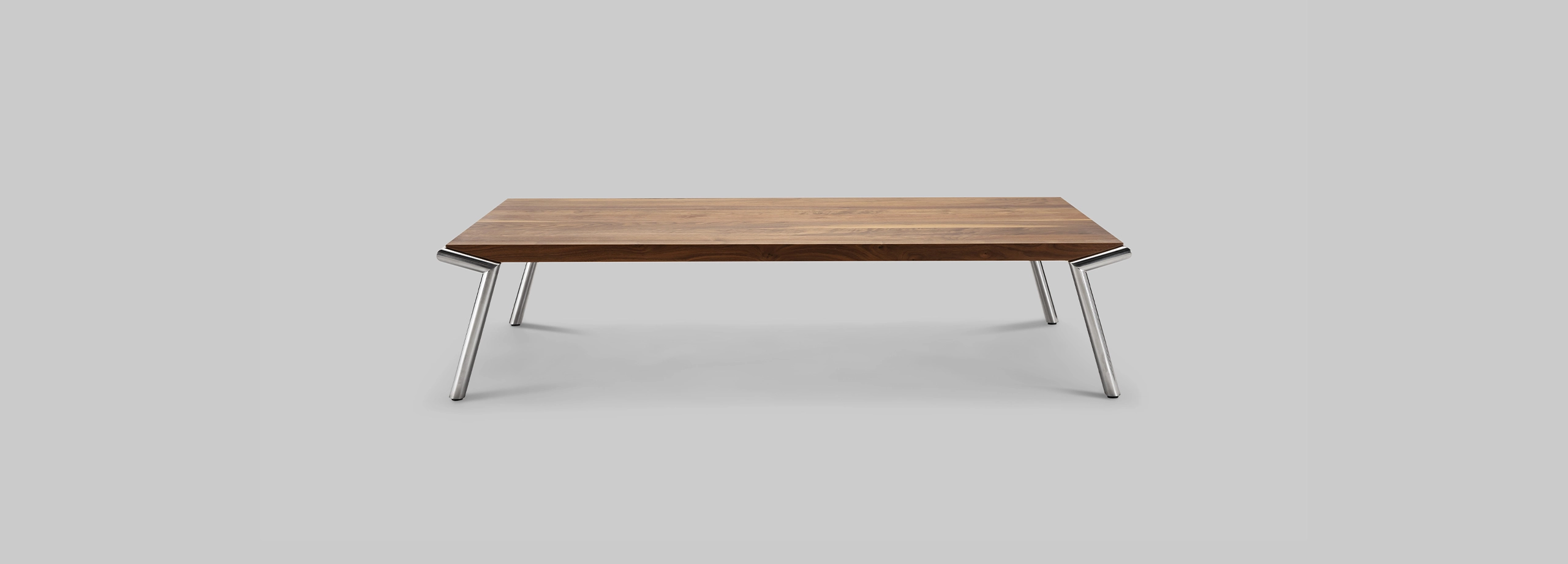 Harvink salontafel de Zotte Amerikaans noten olie met frame geschuurd chroom