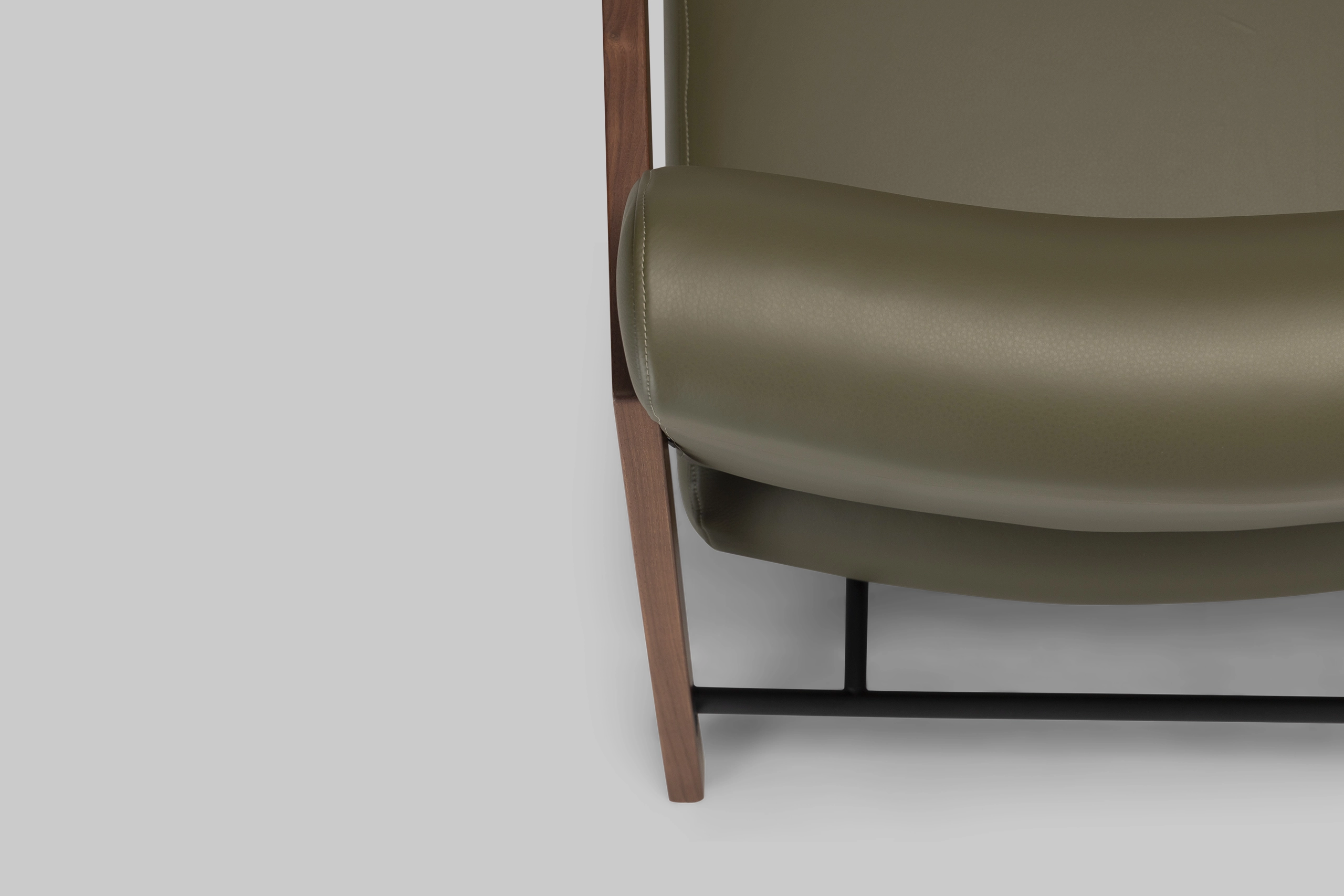 Harvink fauteuil Fraai in 1616 - 7248 parsley en Amerikaans noten armframe