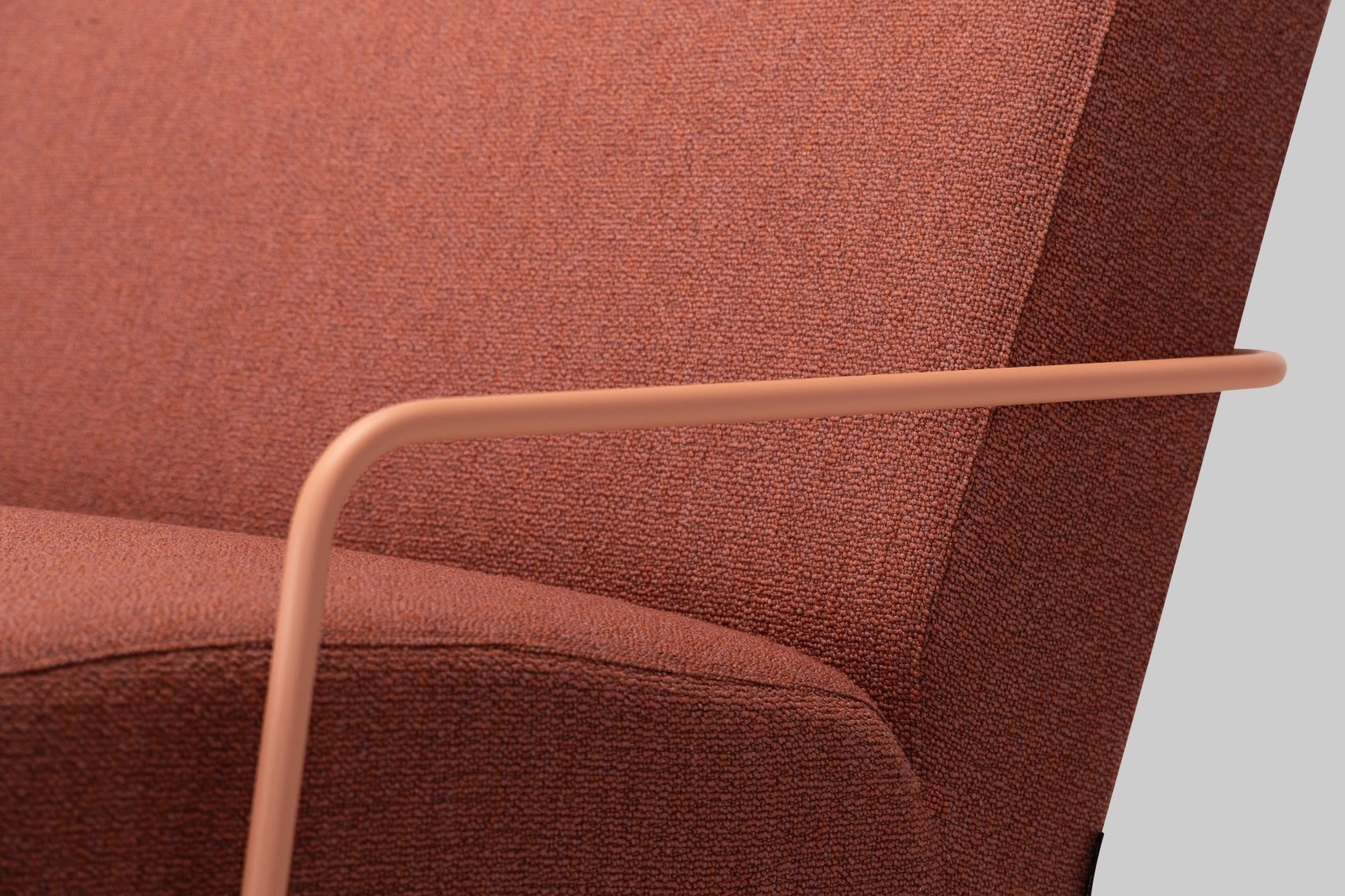 Harvink bank Tyfoon zonder armen in stof beige rood zalm met frame RAL 3012 beige rood fijnstructuur